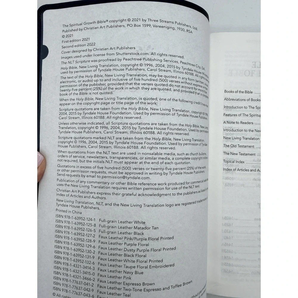 The Spiritual Growth Bible NLT: navy blue faux leather with thumb index